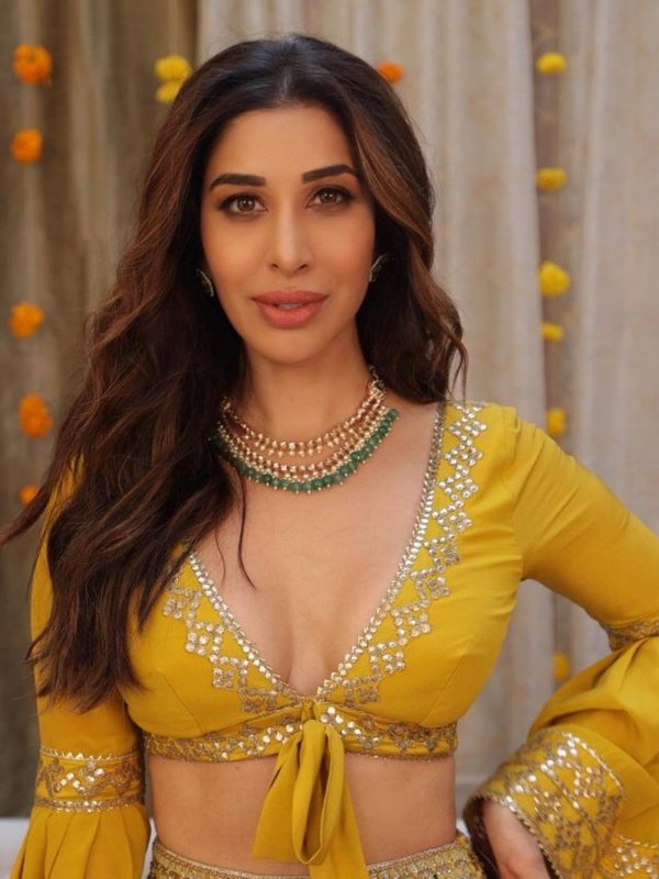 sophie stylish looks