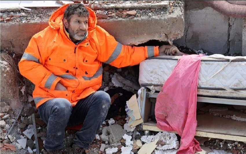 Newborn rescued in Turkey: भूकंप पीड़ित।
