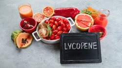 Lycopene: पुरुषों में प्रोस्टेट कैंसर के खतरे को कम करने में कारगर; जानिए लाइकोपीन का मुख्य स्रोत क्या है?