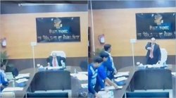 Viral Video: सीनियर IAS केके पाठक का गालियों वाला एक और वीडियो वायरल, भरी मीटिंग में अधिकारियों को कहा- इडियट, गधा, उल्लू…