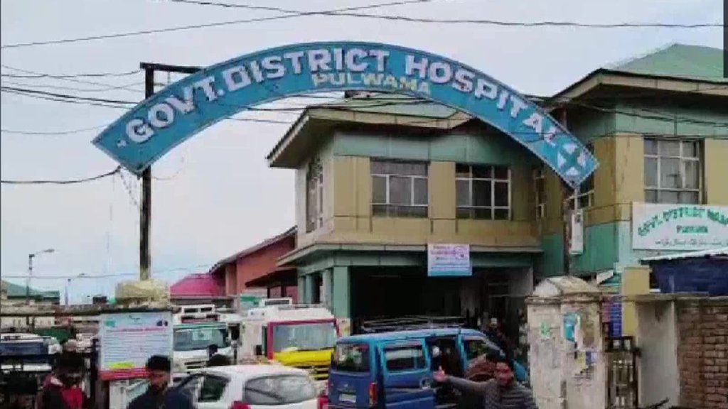 बालाकोट स्ट्राइक की सालगिरह पर पुलवामा में कश्मीरी पंडित की गोली मारकर हत्या, आतंकी संगठन TRF ने ली टारगेट किलिंग की जिम्मेदारी