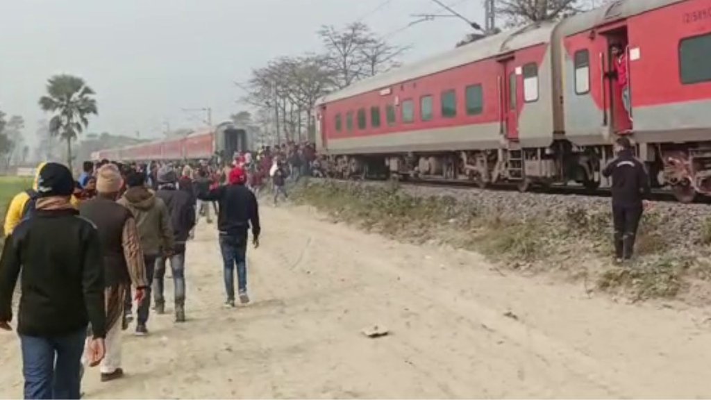 satyagrah express| bihar| train derail