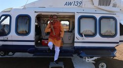 कंधे पर कुदाल रखकर हेलिकॉप्टर से उतरे शिवराज सिंह चौहान, वायरल वीडियो पर लोग ऐसे ले रहे चुटकी