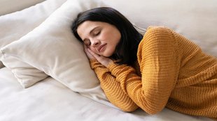how to fall asleep when you can't, lay in bed for hours can't sleep,