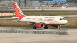 फ्लाइट में पति ने पत्नी का दबाया गला, इंजेक्शन देकर किया गया काबू