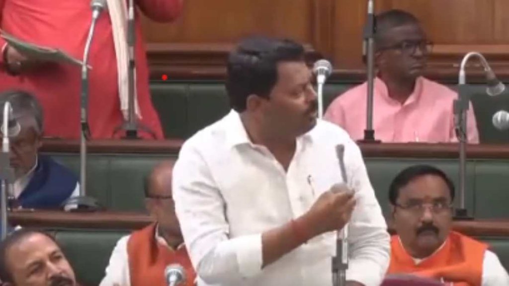 Bihar Assembly Ruckus | BJP MLA breaks mike | Lakhindra Paswan