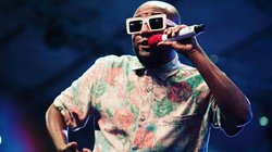 Live Concert के दौरान सिंगर Benny Dayal के सिर से टकराया ड्रोन, हो गये घायल; वायरल हो रहा वीडियो