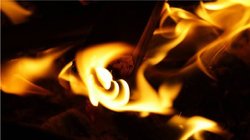 उत्तर प्रदेश: रात के अंधेरे में गांव के मंदिर में लगा दी आग, पुलिस ने 5 के खिलाफ दर्ज किया मामला