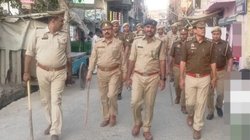 स्कूटर पर किस कर रहा था कपल, लड़के को टोकना पड़ गया भारी, डंडों और ईटों से पीटकर मार डाला