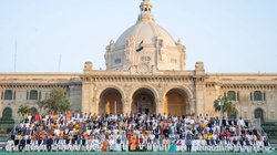 सदन की ग्रुप फोटो में नहीं दिखे दोनों डिप्टी सीएम, अखिलेश यादव ने पूछा – वो लोग आए नहीं या बुलाए नहीं गये?