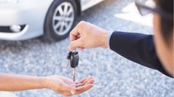 Car Maintenance Tips: पहली बार कार खरीदने वाले हैं ? तो यहां जान लीजिए कार मेंटेनेंस के टॉप 5 आसान टिप्स