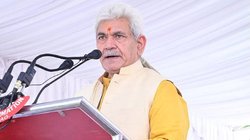 महात्मा गांधी के पास नहीं थी कोई डिग्री- राष्ट्रपिता को लेकर ऐसा बोल गए मनोज सिन्हा, लोगों ने उठाये सवाल