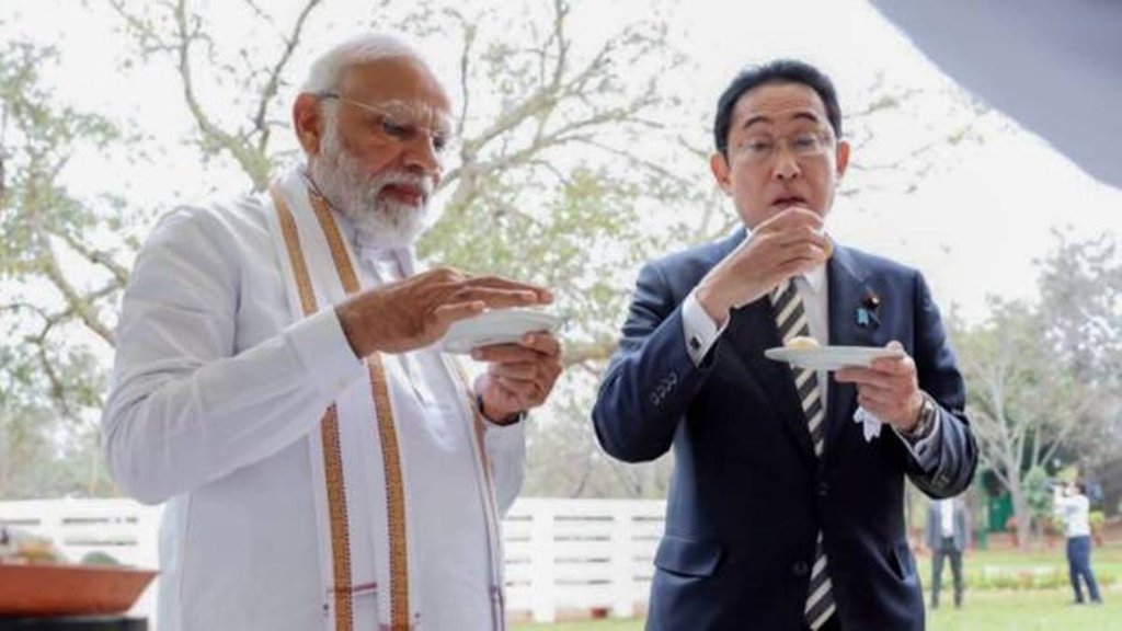 Narendra Modi| Narendra Modi Photo| Narendra Modi Gol gappe|