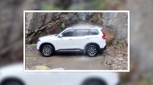 Scorpio n sunroof under waterfall । Scorpio n sunroof waterfall । Scorpio n sunroof viral video