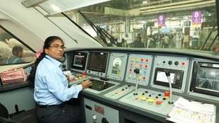 Surekha Yadav | Vande Bharat Express | Surekha Yadav Asia first female loco pilot