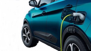 Top 5 Affordable Electric Cars । Top 5 Long Range Electric Cars । Cheapest Electric Cars India