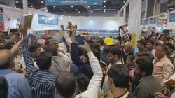 विश्व पुस्तक मेला में ‘जय श्री राम’ का नारा लगाते हुए कुछ लोगों ने किया हंगामा, वीडियो वायरल