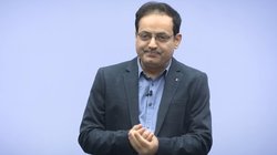 क्या सरकार के दबाव में दृष्टि आईएएस से निकाले गए नेहा सिंह राठौर के पति? जानिए विकास दिव्यकीर्ति का जवाब