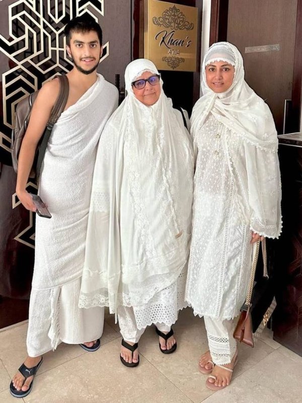 HINA KHAN ALL SET FOR HAJJ YATRA