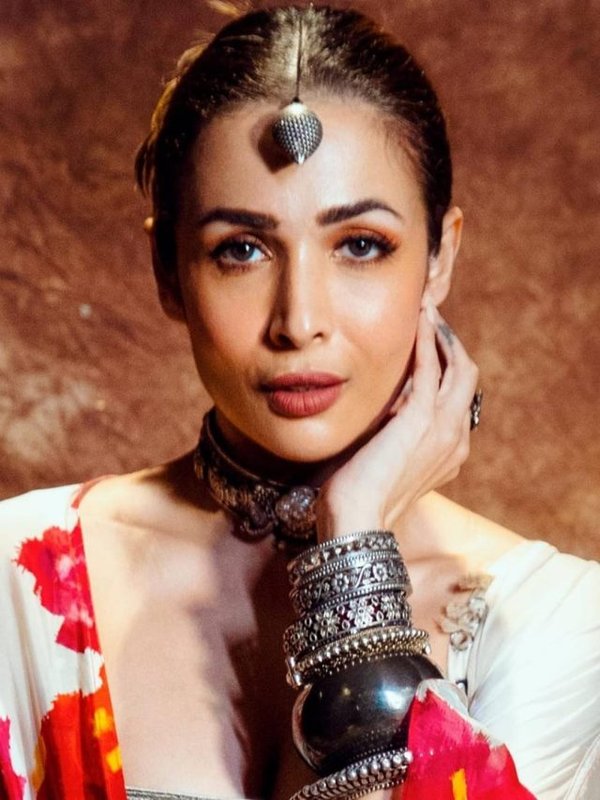 MALAIKA ARORA INDO WESTERN LOOK