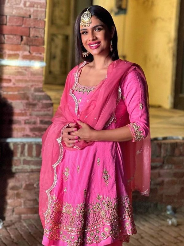 NEHA MALIK IN PINK SHARARA LOOK