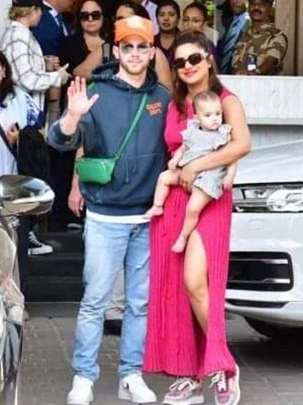 PRIYANKA CHOPRA AND FAMILY REACHED MUMBAI