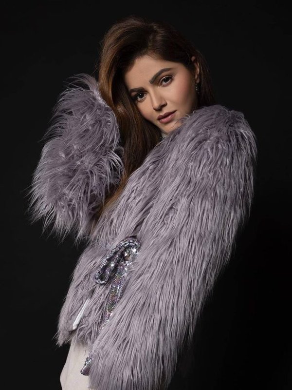 RUBINA DILAIK INTENSE PHOTOSHOOT