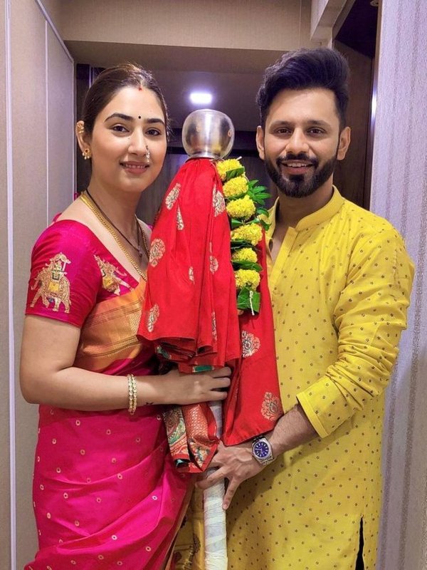 cropped-TV-STARS-CELEBRATING-GUDI-PADWA.jpeg