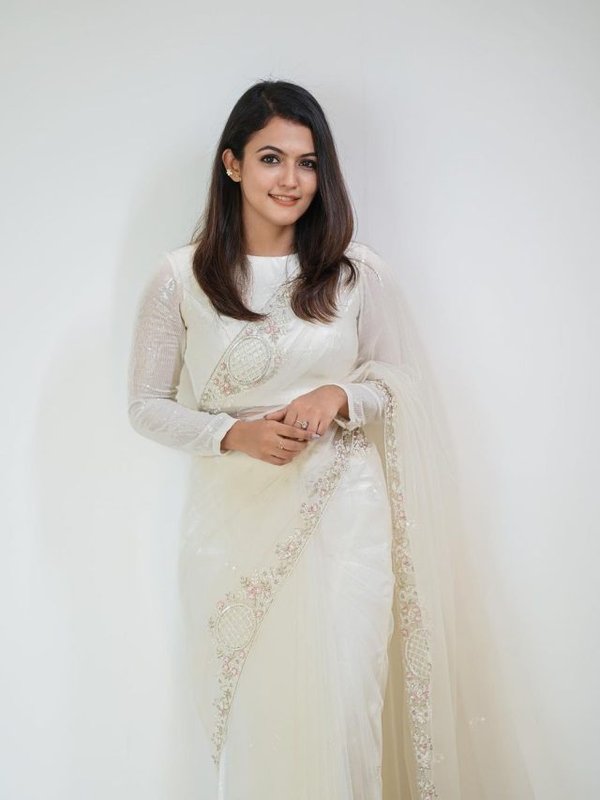 अपर्णा दास (2)