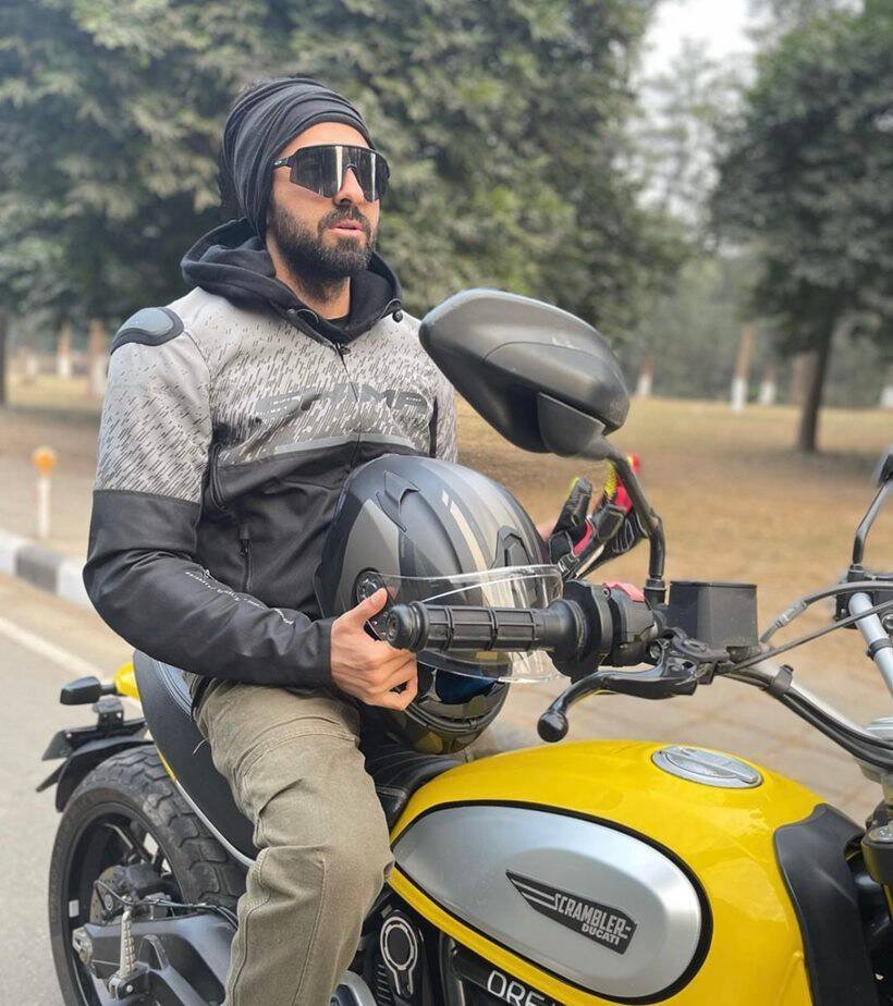 आयुष्मान कुराना का बाइकर लुक। (Instagram/Ayushmann Khurrana)