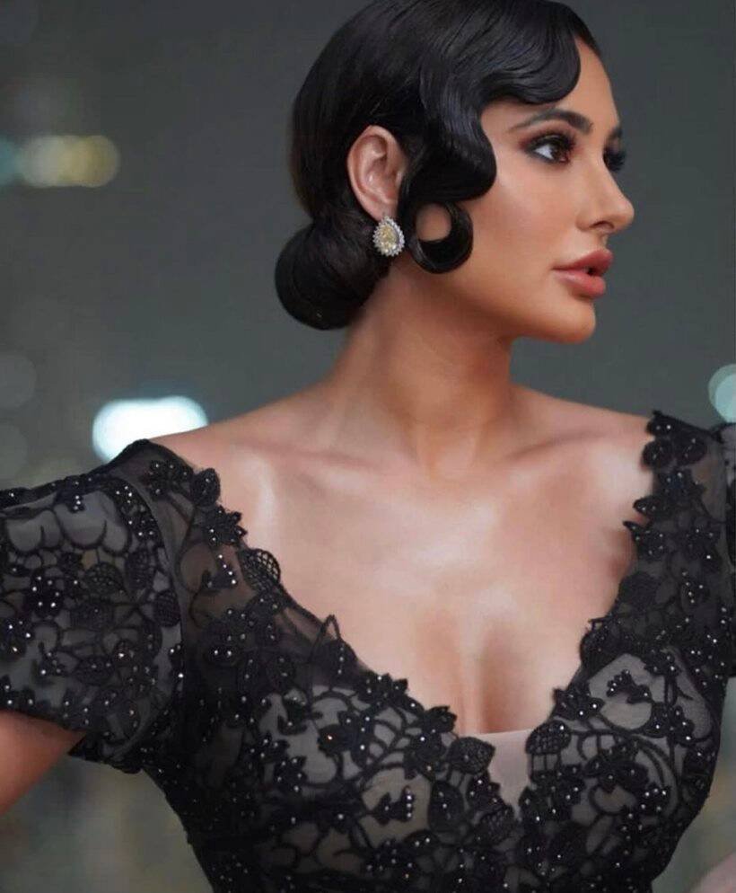 Nargis Fakhri retro look