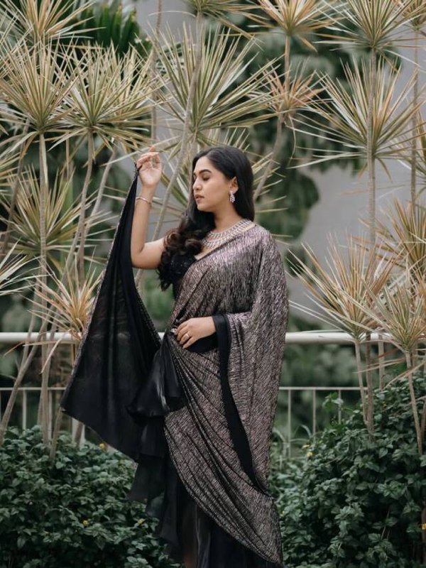 मृण्मयी