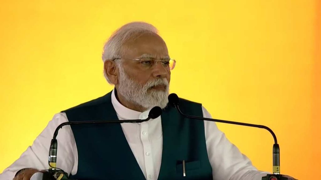 Karnataka polls | PM MODI Security breach | Security breach during