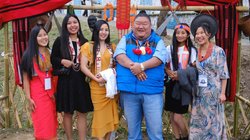 लड़कियों के साथ अपनी फोटो शेयर कर बोले BJP नेता- वैसे तो मैं बड़ा सख्त लौंडा हूं, पर यहां मैं पिघल गया, लोग ले रहे मजे