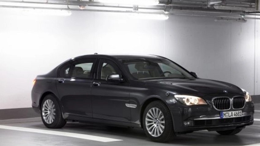 BMW 760Li Security