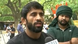 Wrestlers Protest: धरने के बीच बजरंग पूनिया के पोस्ट से मचा हंगामा, लोगों ने कहा दोगला तो डिलीट कर दी स्टोरी