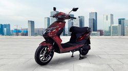 EV buying guide: सिंगल चार्ज पर 180 km रेंज का दावा, जानें क्या हैं Komaki LY इलेक्ट्रिक स्कूटर की कीमत और फीचर्स