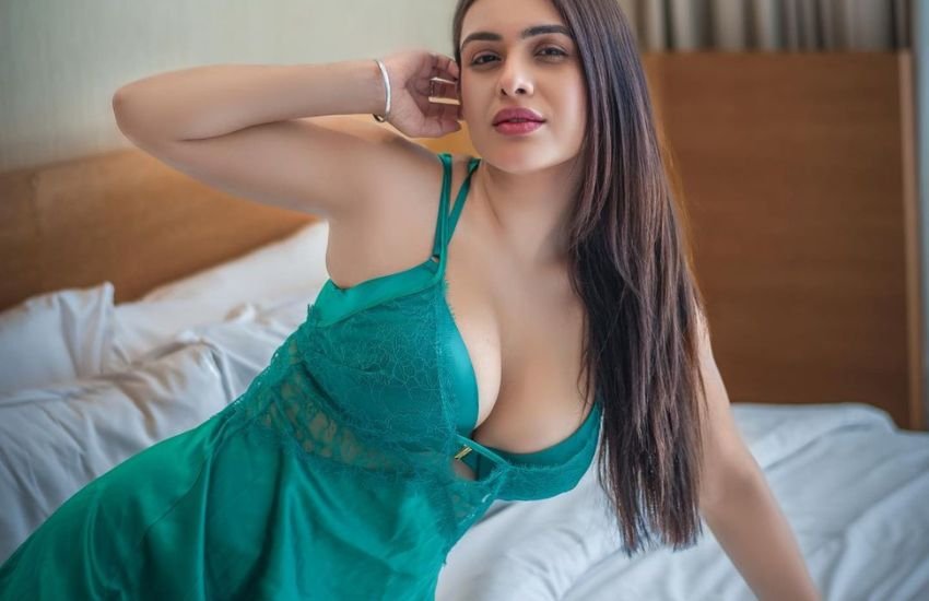 Neha Malik Sizzling Photos