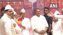 इफ्तार पार्टी में शामिल हुए नीतीश कुमार, वायरल वीडियो पर लोगों ने बिहार दंगे का जिक्र कर मारा ताना