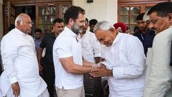 नीतीश कुमार और राहुल गांधी की मुलाकात पर बीजेपी नेता ने कसा तंज, कहा- और ना जाने किस किस के सामने झुकेंगे