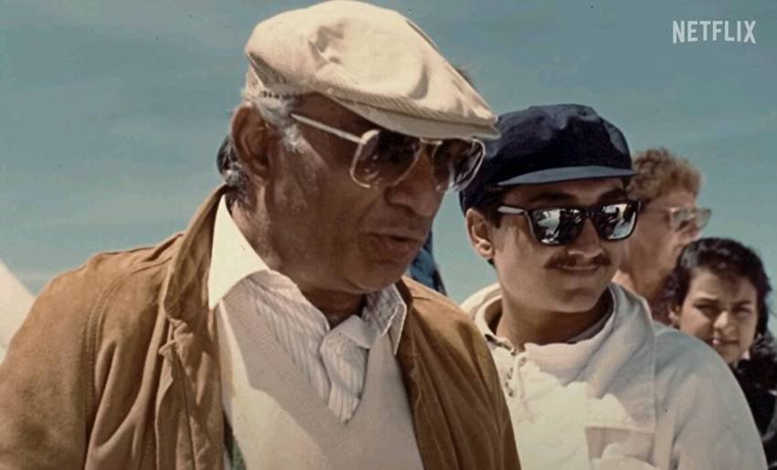 भले शादी से पहले यश और पामेला की मुलाकात हुई थी लेकिन दोनों की शादी अरेंज मैरिज थी। दोनों के घरवालों ने एक दूसरे को पसंद किया था। (Photo: Netflix)