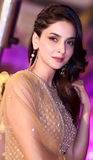 Saba Qamar