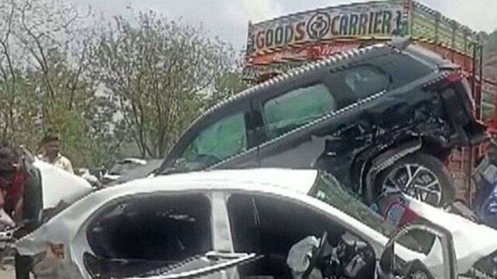 Mumbai Pune expressway| Mumbai accident| Mumbai crime news