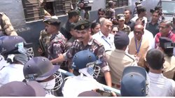 पश्चिम बंगाल के हुगली में पहुंचे पटना हाईकोर्ट के पूर्व चीफ जस्टिस को पुलिस ने रोका, दंगों के पीछे के सच का पता लगाने पहुंचे थे