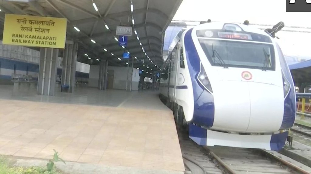 Madhya Pradesh | Prime Minister Narendra Modi | Bhopal-New Delhi Vande Bharat Express