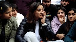 विदेश में ट्रेनिंग करने के लिए विनेश फोगाट को नहीं मिला वीजा, Asian Games ट्रायल्स से पहले बढ़ी मुश्किल