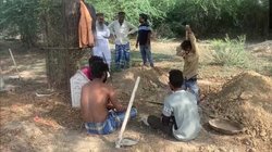 Asad Ahmed: दफनाया गया असद का शव, नाना बोले- हमने बहुत प्यार से पाला था