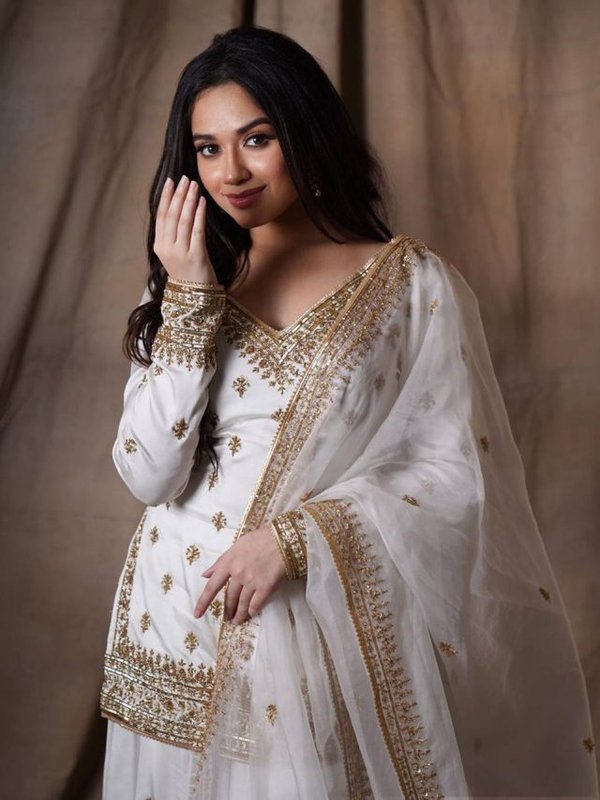 JANNAT ZUBAIR EID LOOK