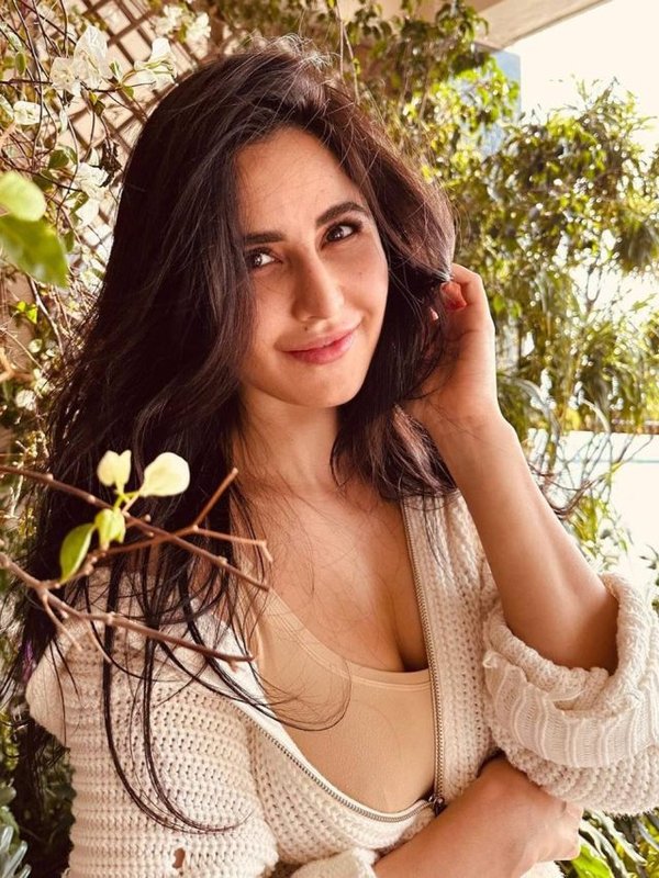 KATRINA KAIF NO-MAKEUP LOOK