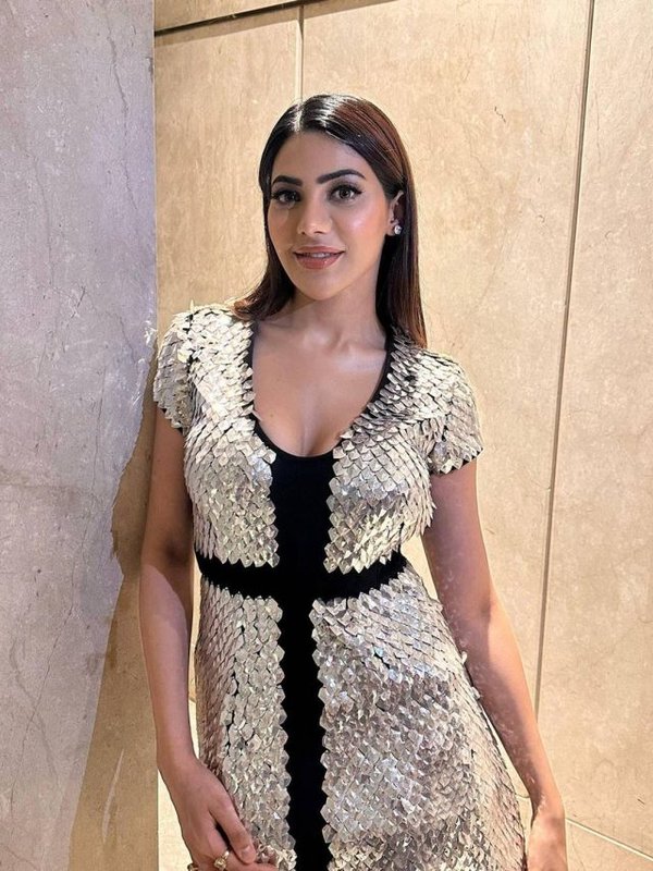 NIKKI TAMBOLI IN SILVER DRESS